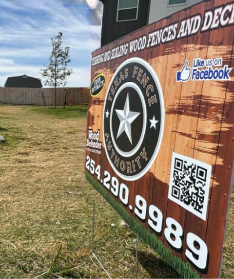 A sign that says texas fence authority on it