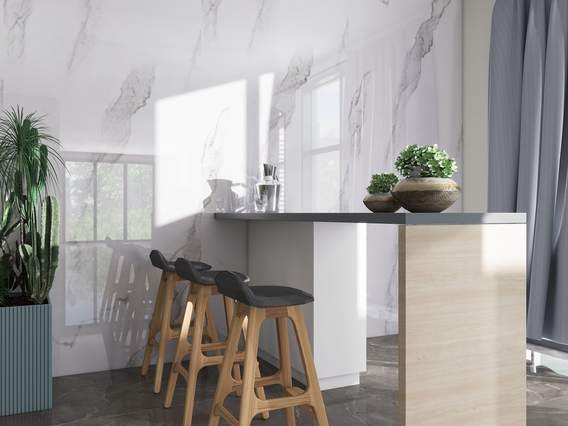 Moderna isla de cocina con tres taburetes de madera, paredes de mármol y plantas en macetas junto a una ventana luminosa.