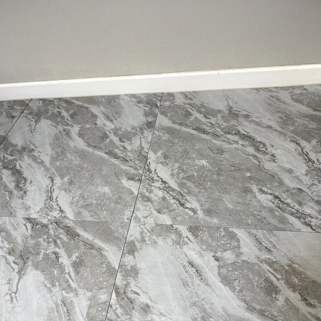 ✨ Piso Vinílico Autoadhesivo Grey Marble Matt 1,5mm