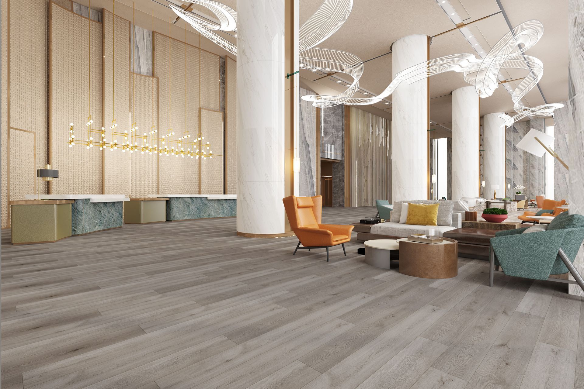 Vestíbulo de hotel moderno con altas columnas, suelo de madera gris y zonas de estar en tonos naranja y verde.