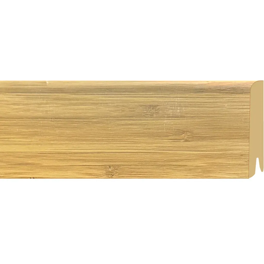 Tablón de madera de color claro con borde machihembrado sobre fondo blanco.