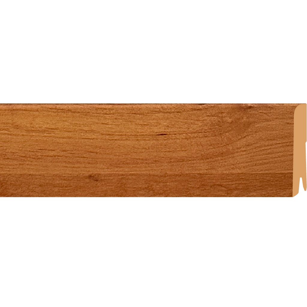 Moldura de zócalo de madera con vetas de madera y borde ranurado sobre fondo blanco.