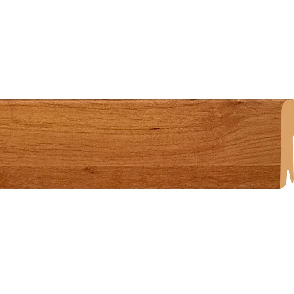 Moldura de zócalo de madera con vetas de madera y una ranura de color beige claro en uno de los bordes.