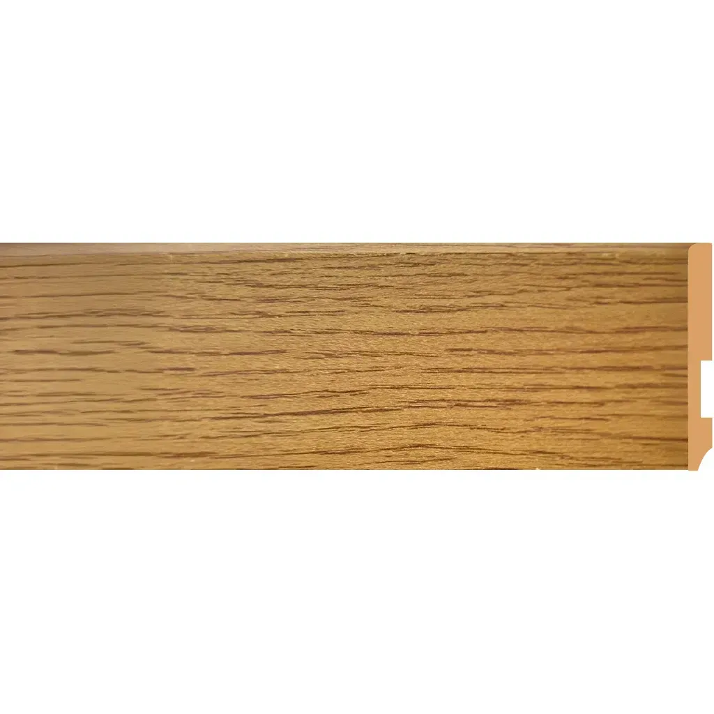 Moldura de madera con vetas de madera y borde dentado sobre fondo blanco.