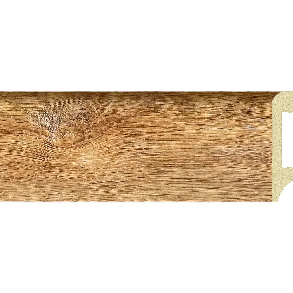 Moldura larga con vetas de madera y borde ranurado sobre fondo blanco.
