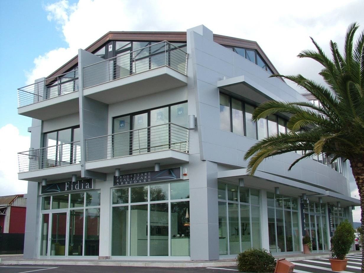 struttura su più livelli prefabbricata