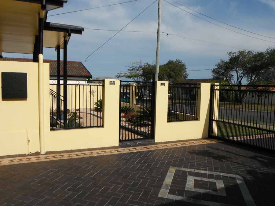 driveway with feature