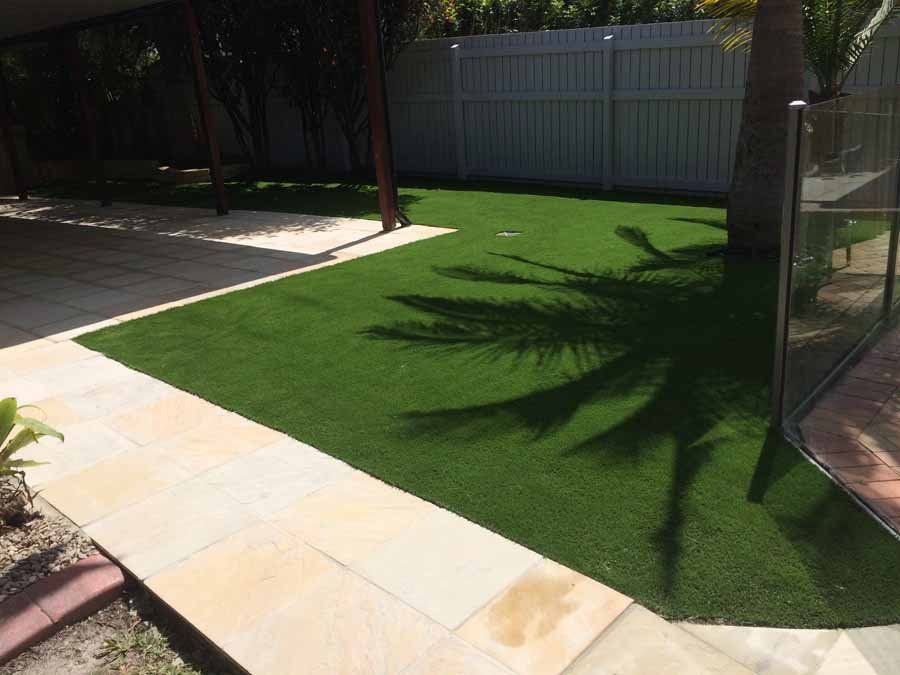 himalayan sandstone and green grass
