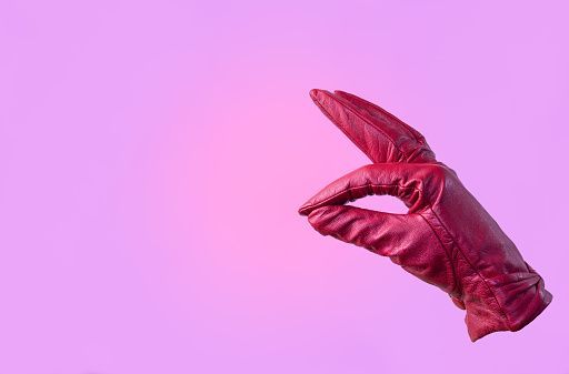 guanto in pelle rosso