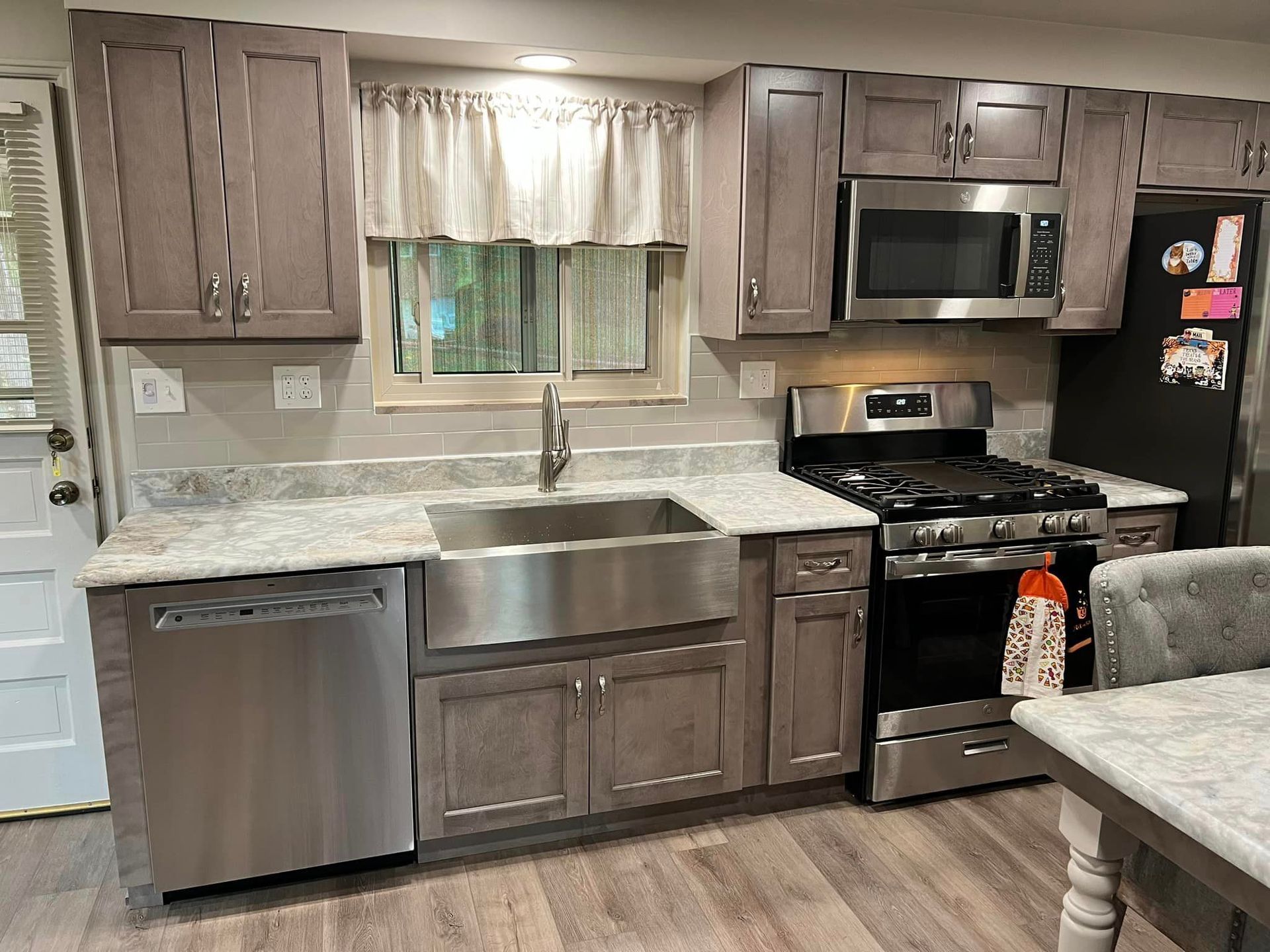 kitchen with appliances remodeled by Obringer's Painting and Remodeling
