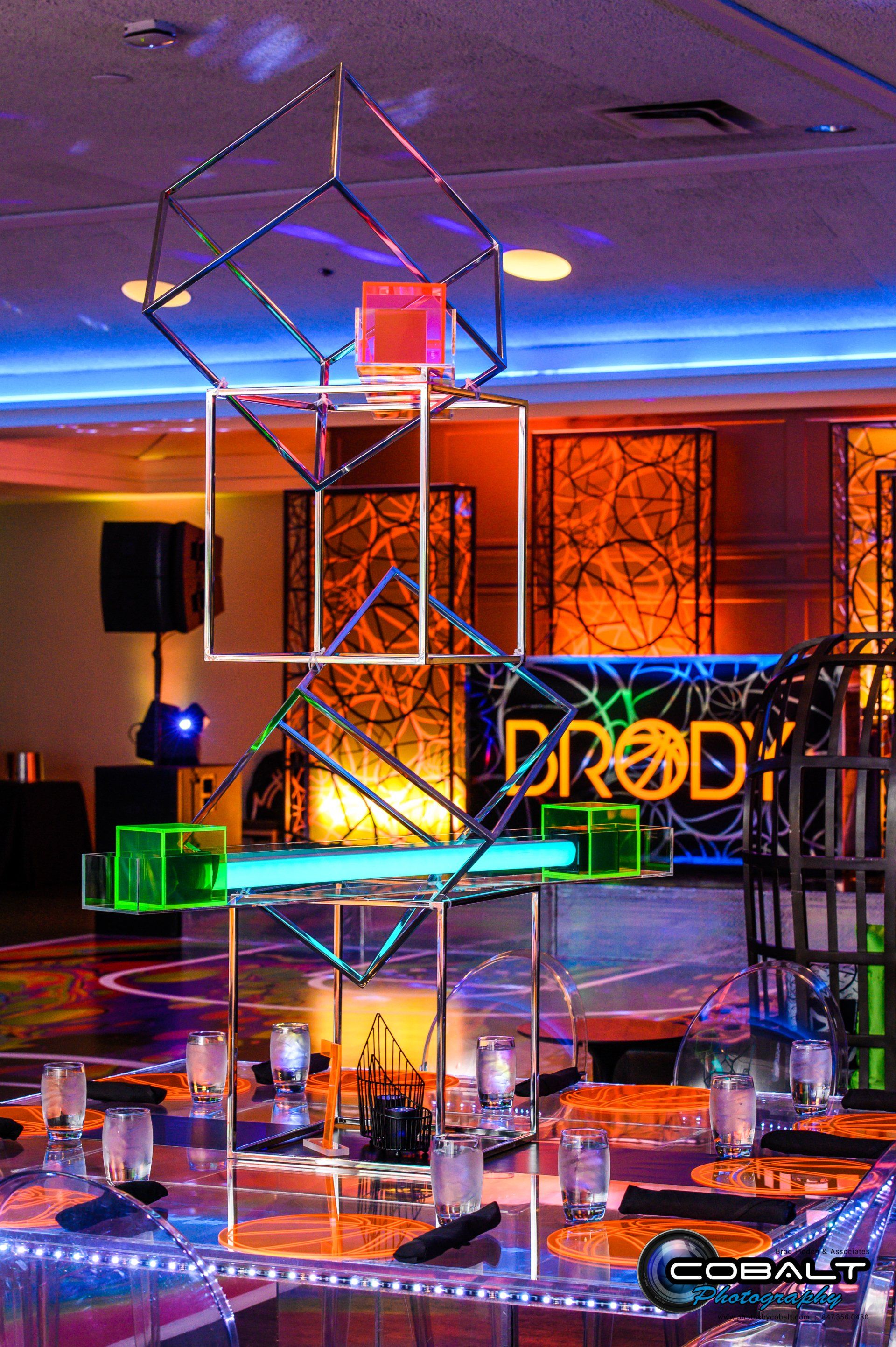 A basketball hoop is sitting on top of a table in a room.