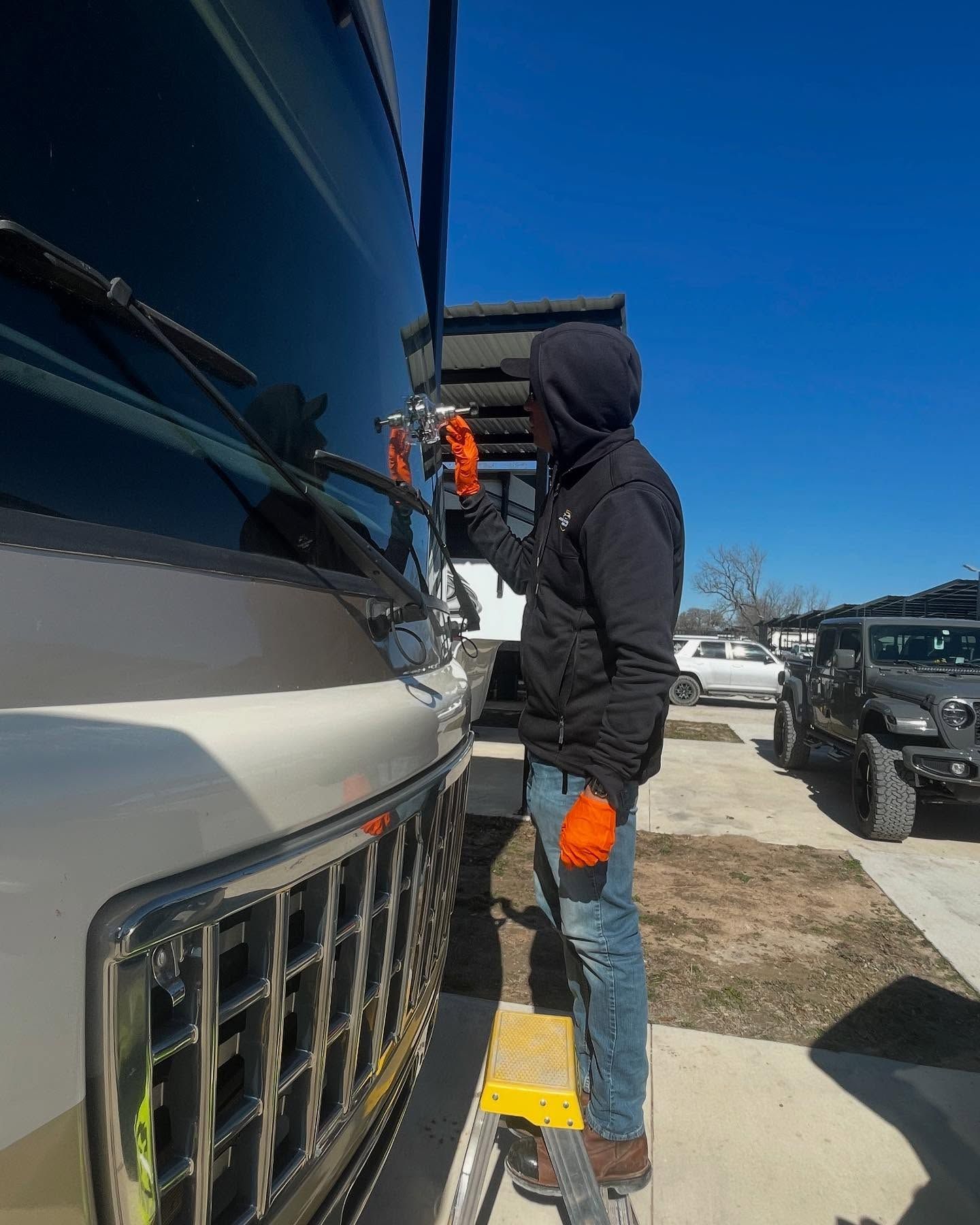 RV & motorhome windshield repair in Waco, TX RV & motorhome windshield repair in Waco, TX