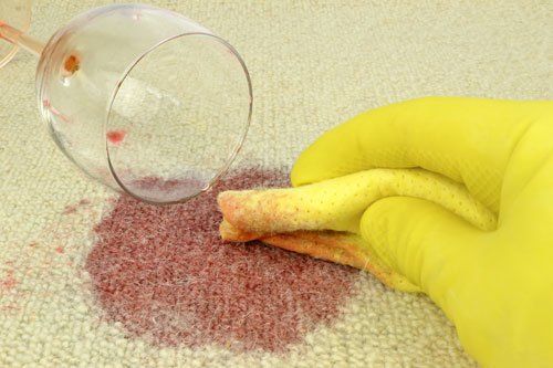 Cleaning of the stains from the carpet