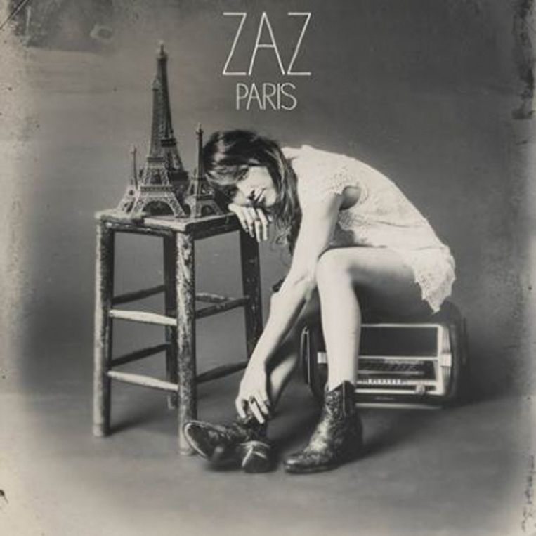 Een zwart-witfoto van Zaz Parijs