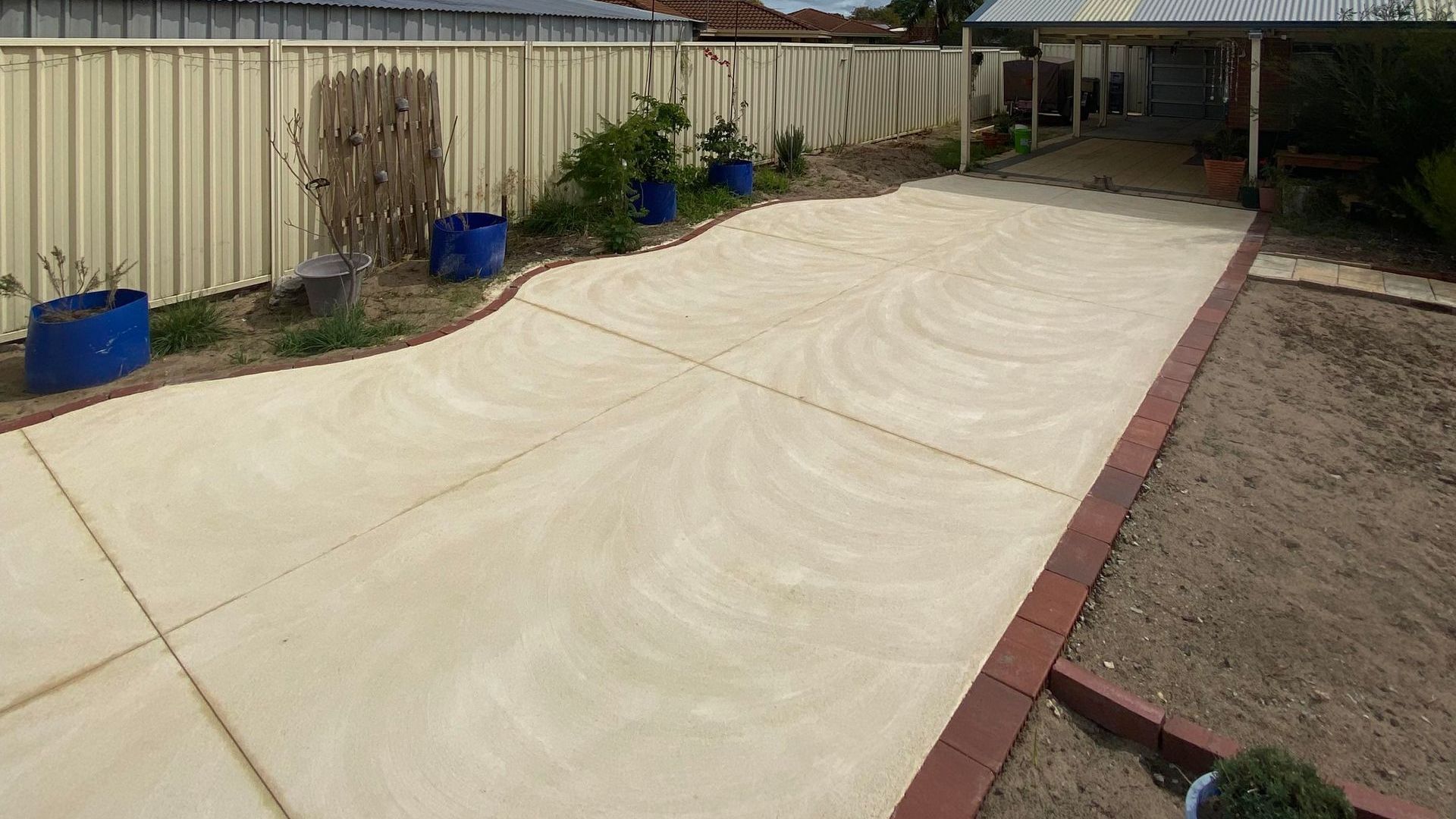 Liquid Limestone Driveway with Sponge Finish 