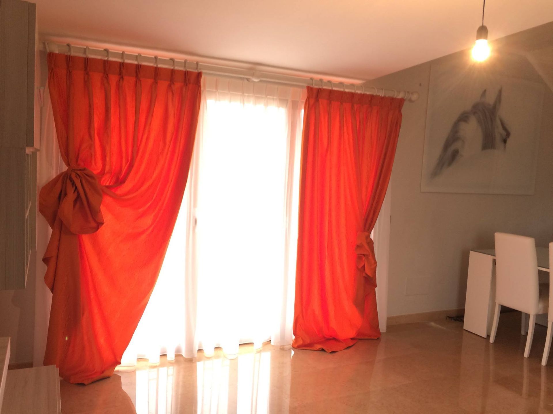 Tenda rossa da interno