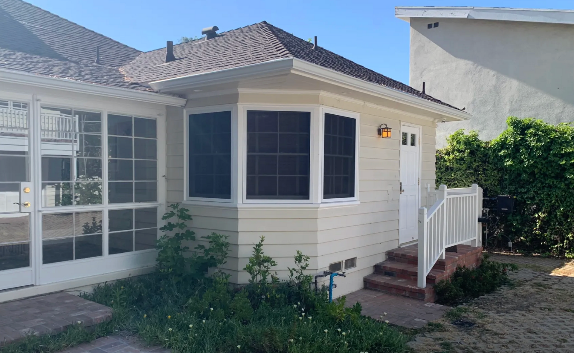 Vista security screens in Beverly Hills installation 