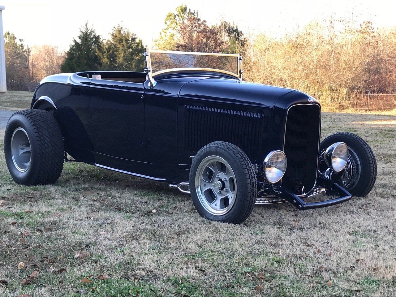 BLACK's 32 FORD ROADSTER