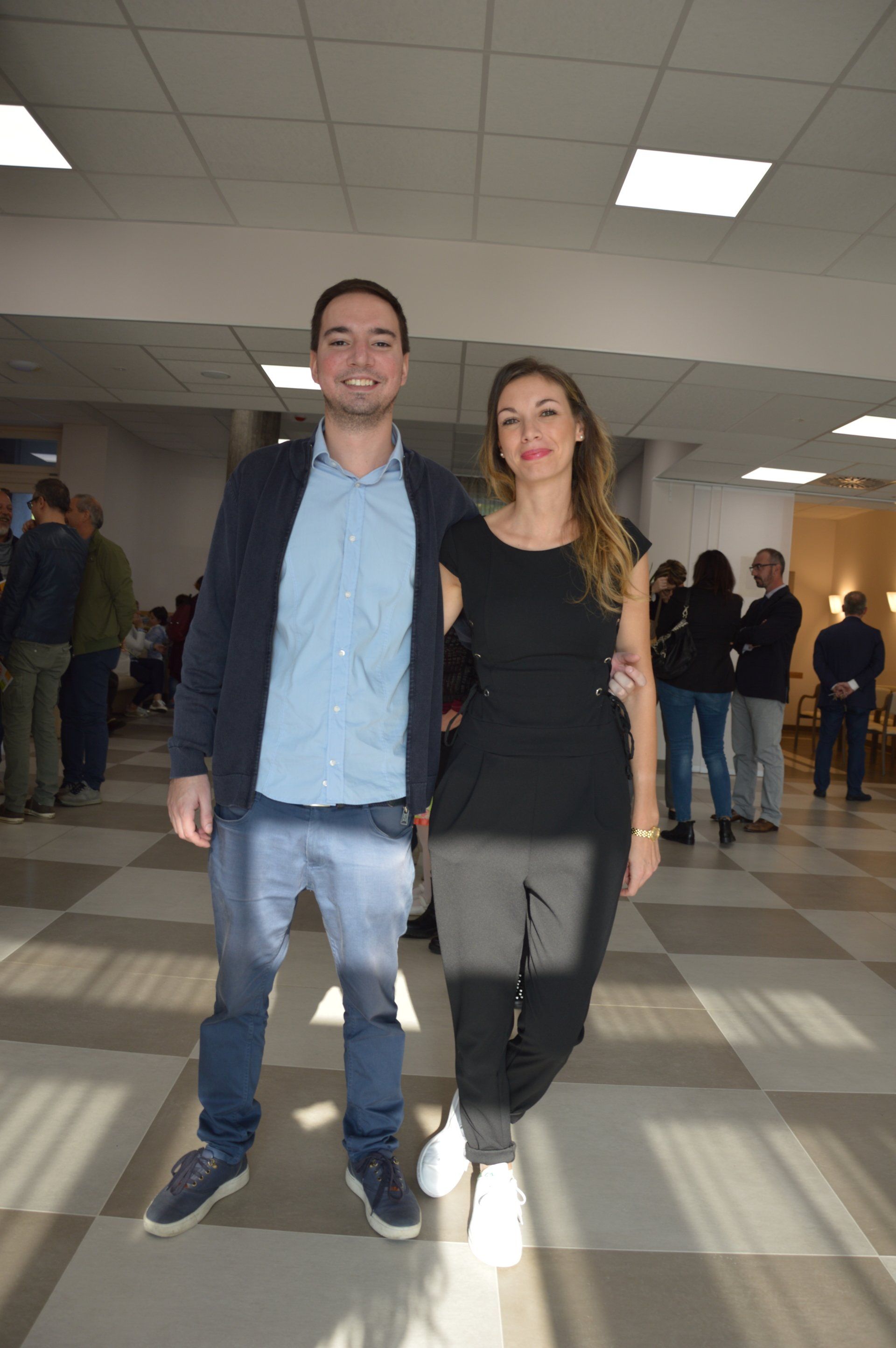 visitatori nel giorno inaugurale del centro anziani