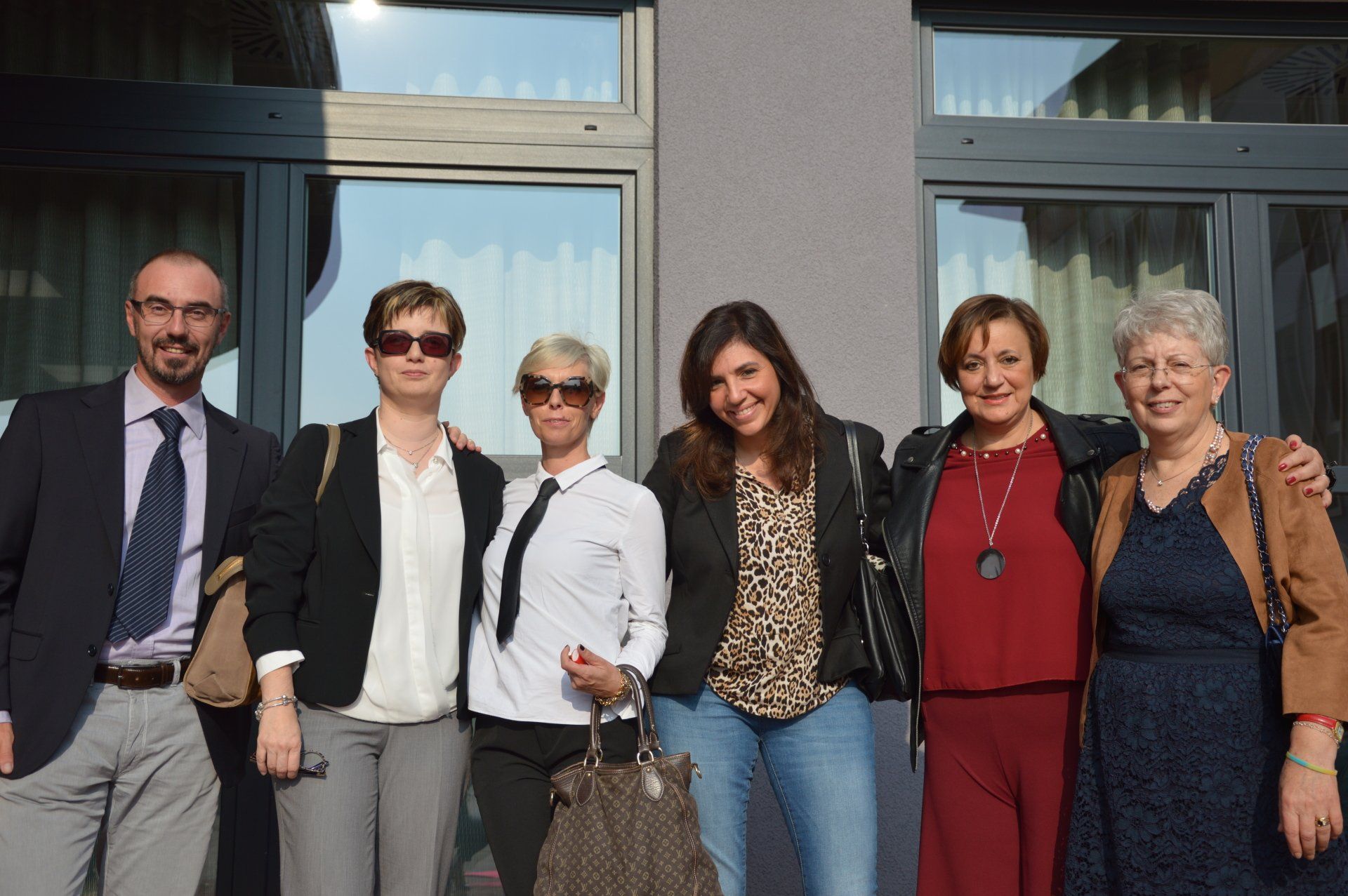 pubblico nel giorno di inaugurazione del centro anziani