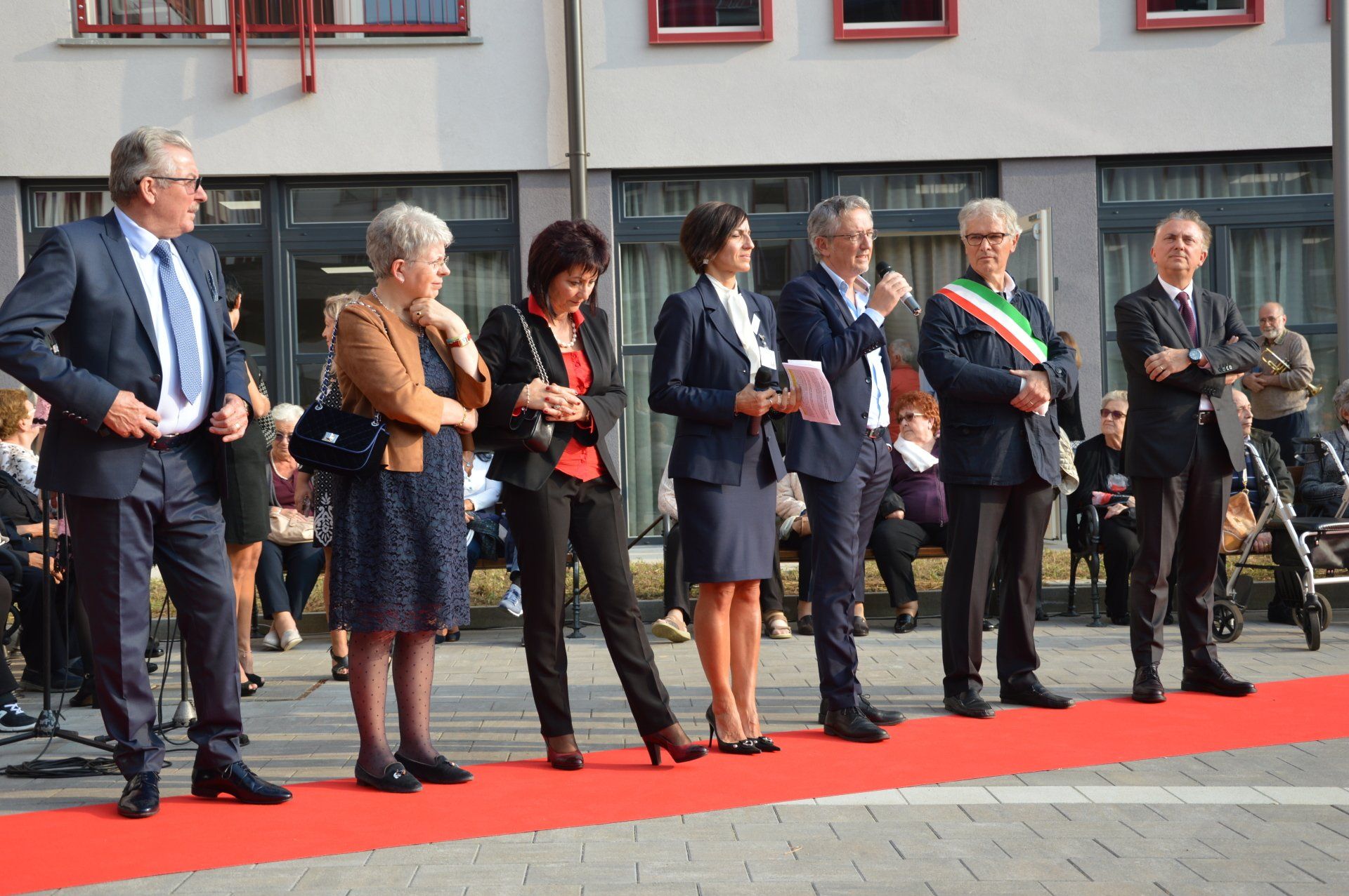 apertura di un centro anziani