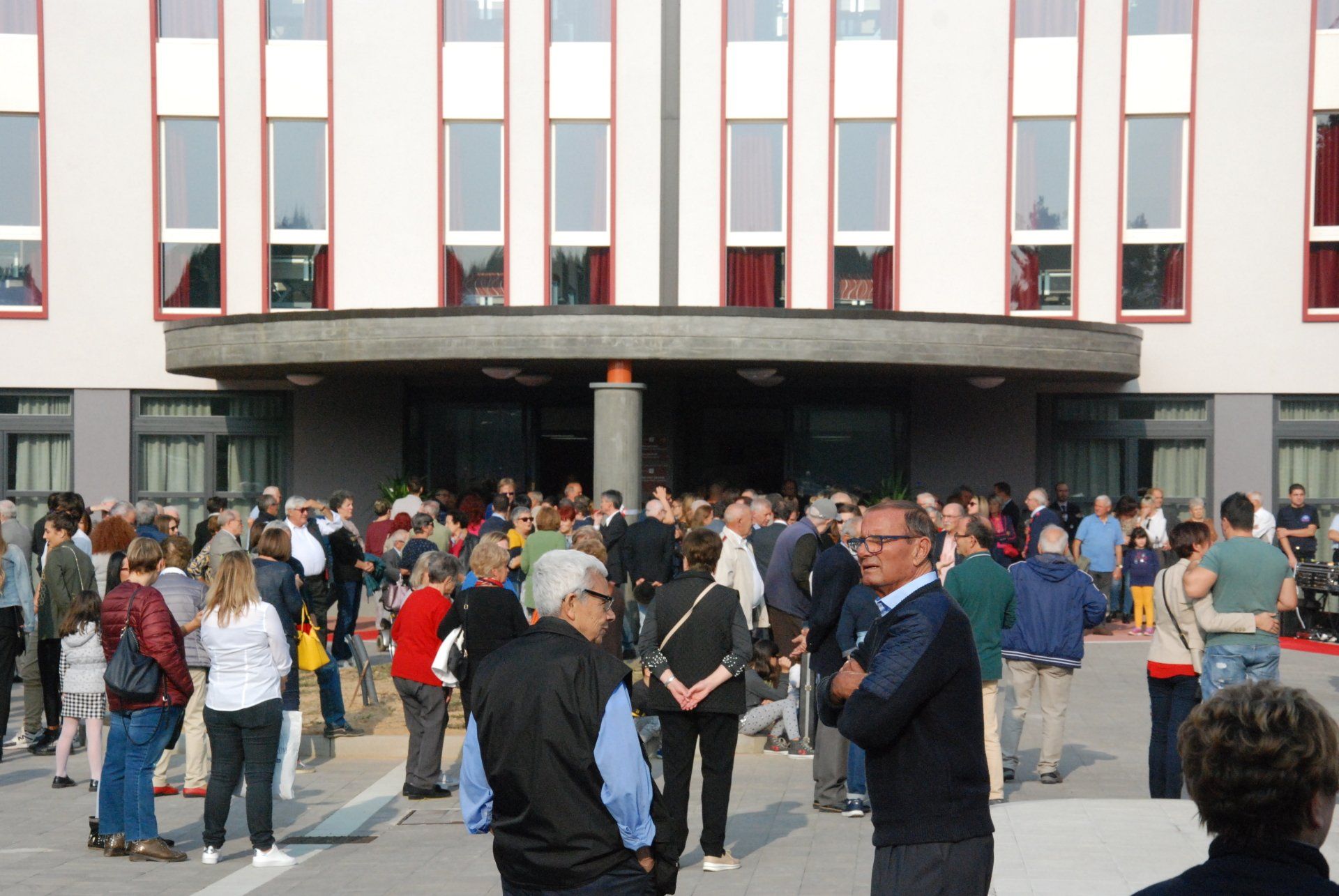 pubblico casa di riposo durante l'apertura