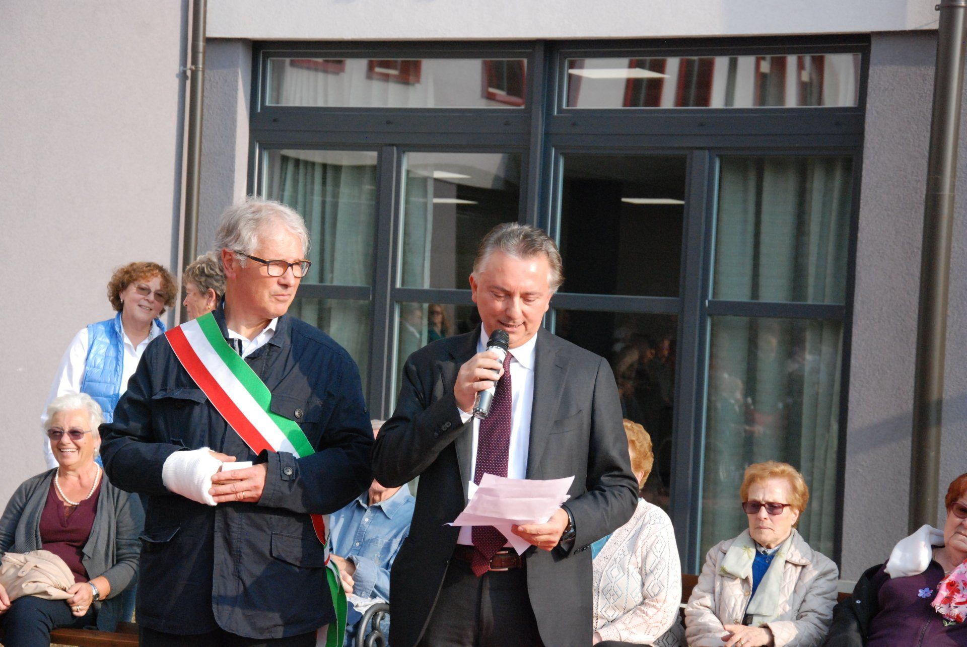 conferenza di apertura in casa di riposo