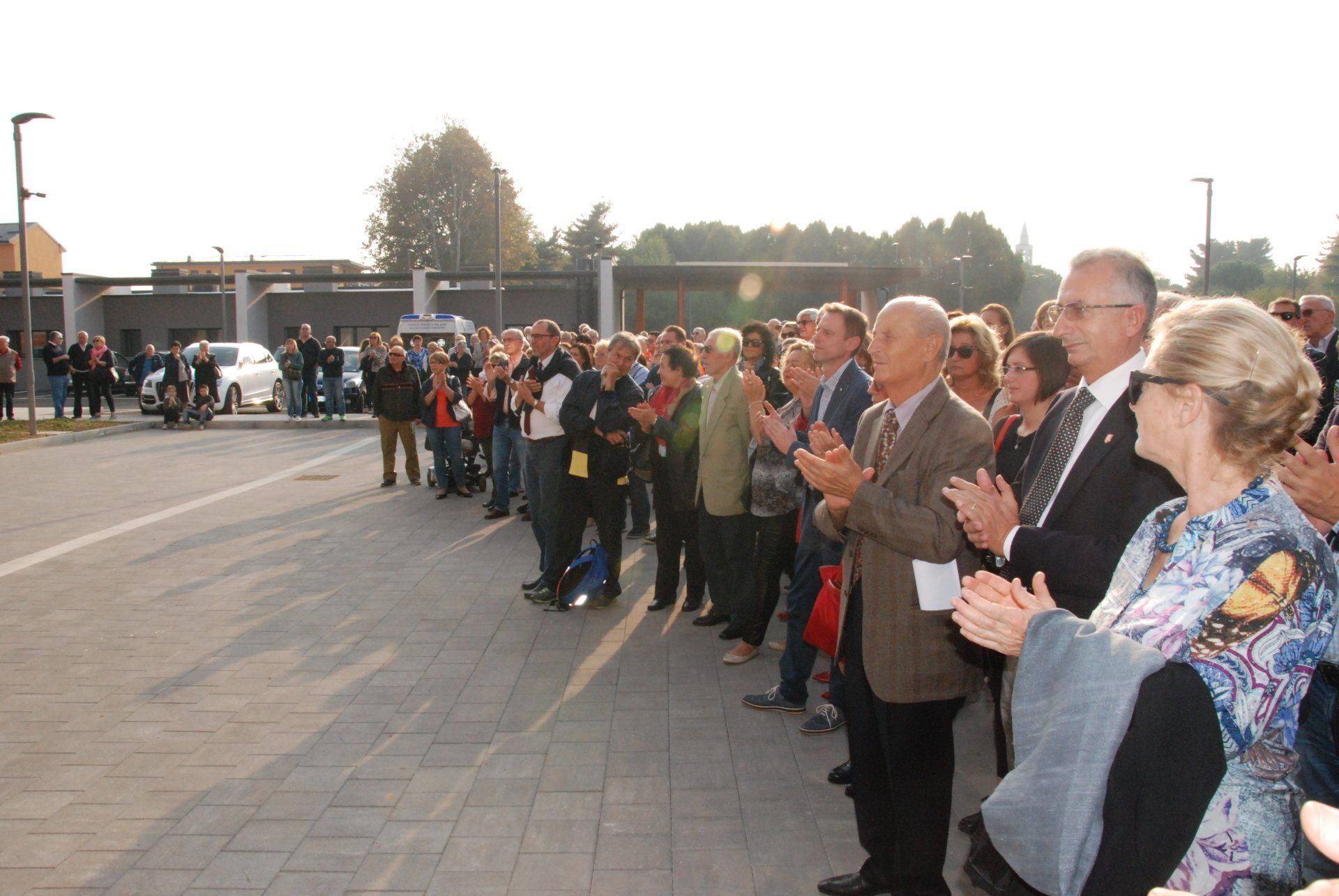 pubblico all'apertura della casa di riposo