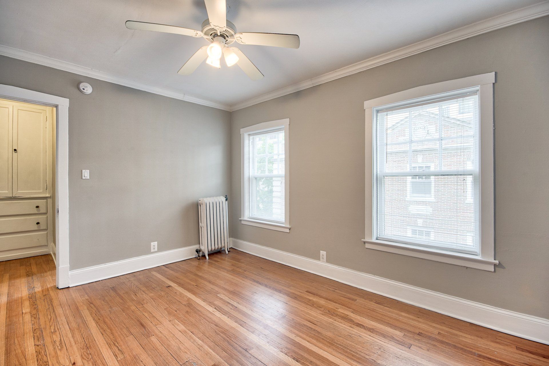 1509-Hinman-Avenue interior windows