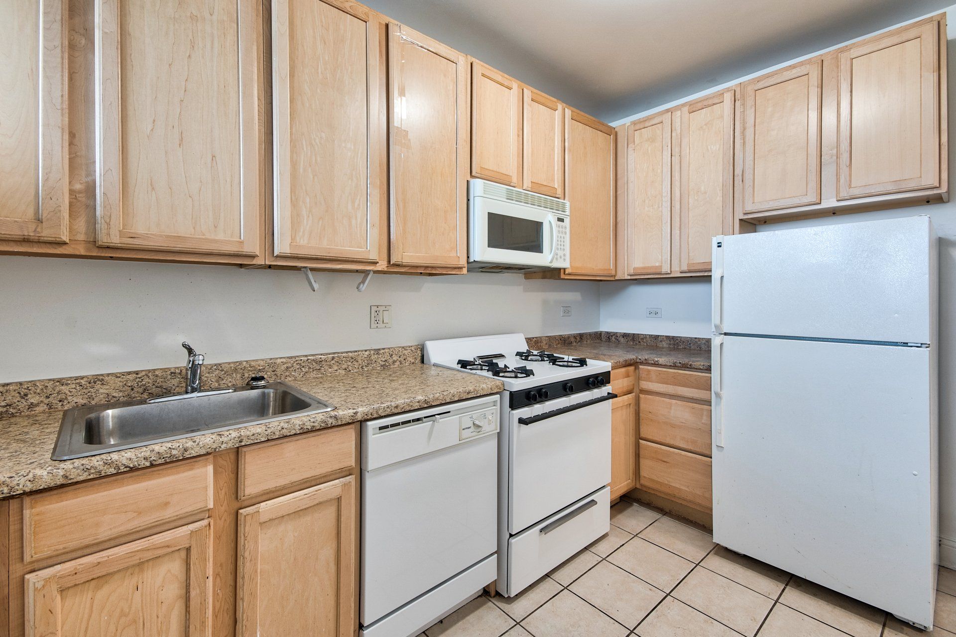 1509-Hinman-Avenue kitchen