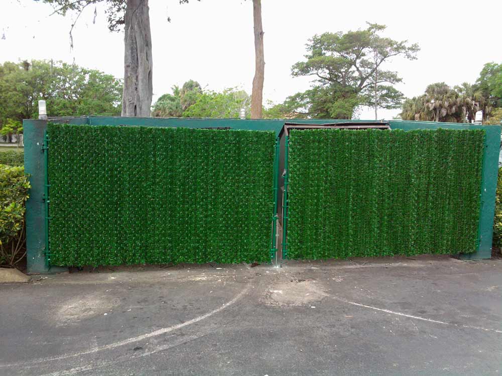 Chain Link with Hedgelink Slats — Sunrise, FL — First Class Fence & Rail, Inc.