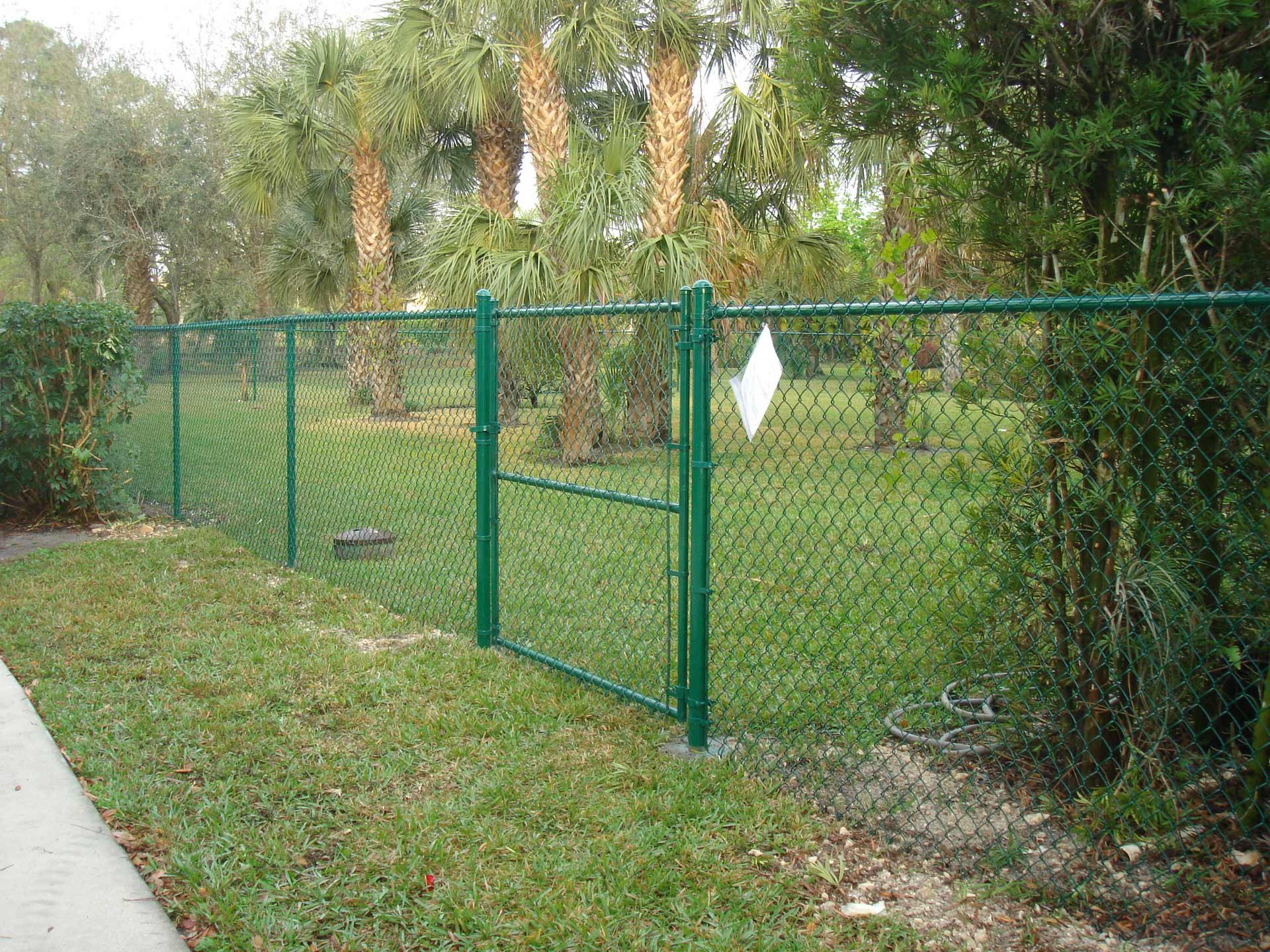 Chain Link Green Vinyl — Sunrise, FL — First Class Fence & Rail, Inc.