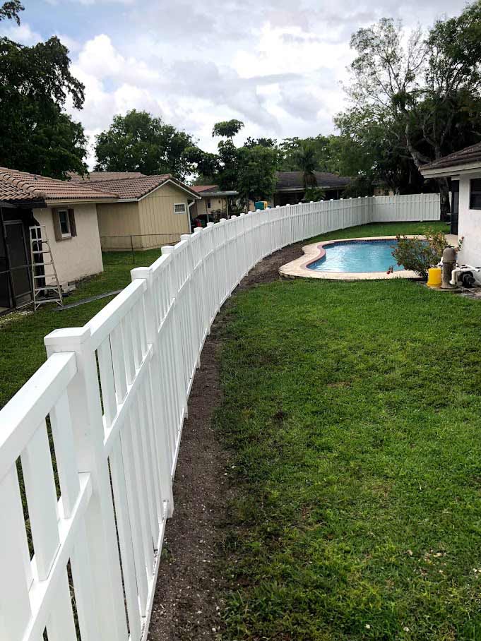 Pool Safe Shadowbox on Curve — Sunrise, FL — First Class Fence & Rail, Inc.