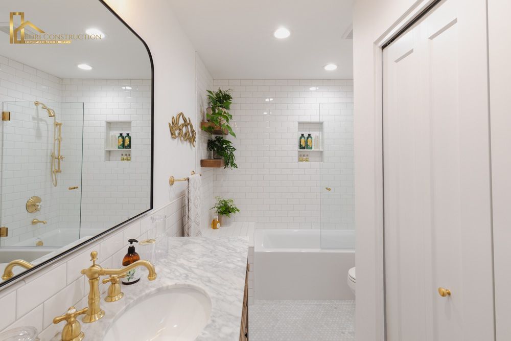 remodeling small master bathroom