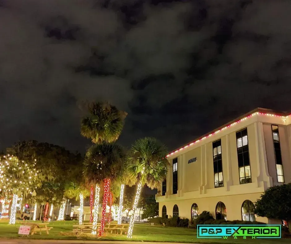 A large building with a lot of lights on it