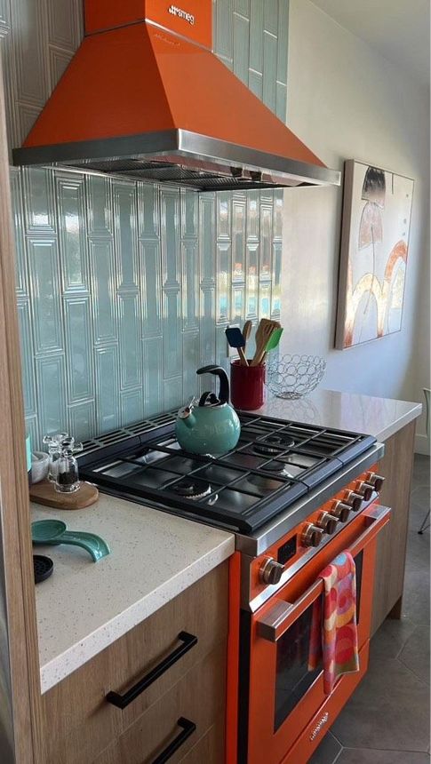 Image of a clean kitchen that was done by Bunny's cleaning service in Coachella Valley.