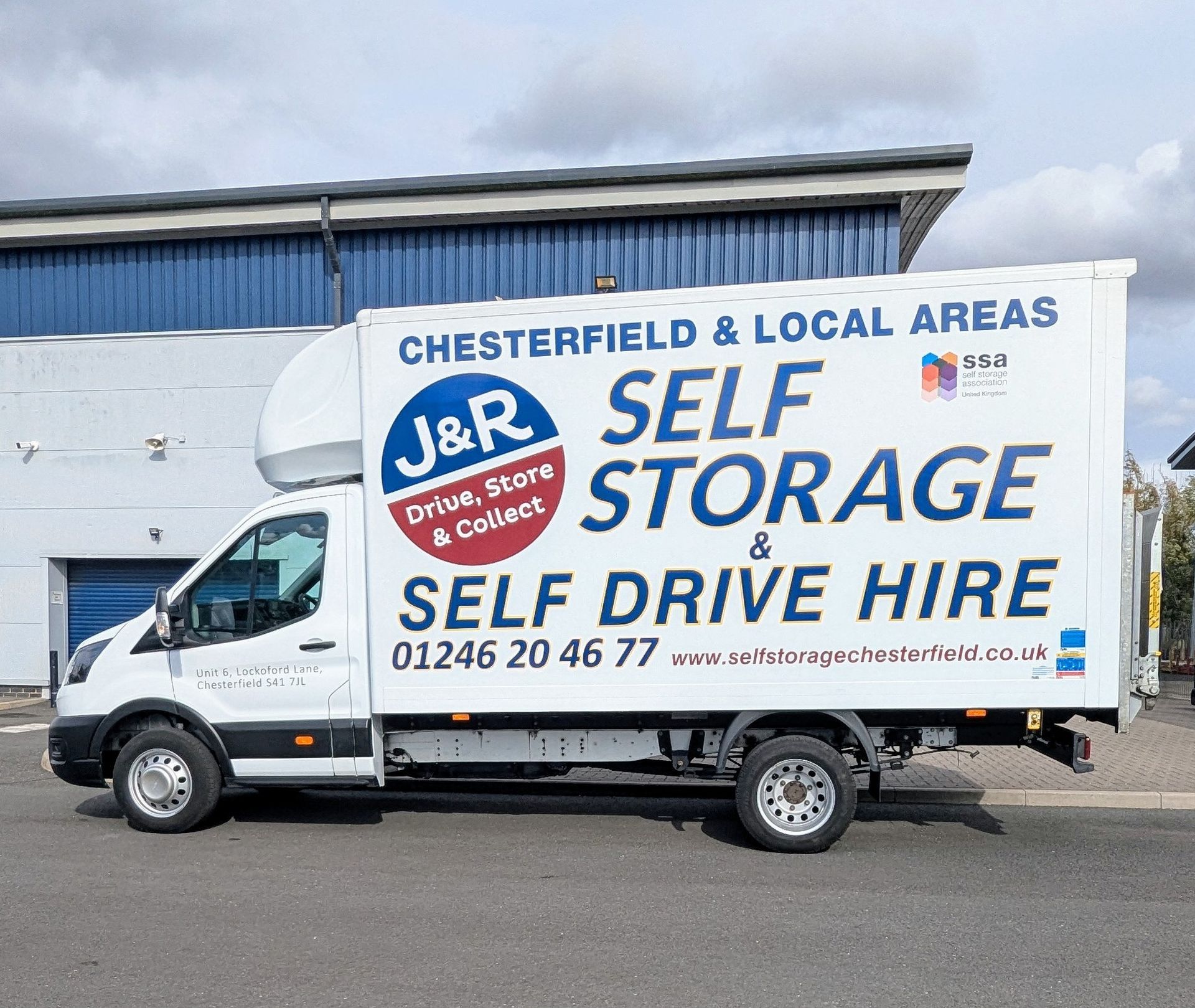 Luton with Tail Lift for hire Chesterfield