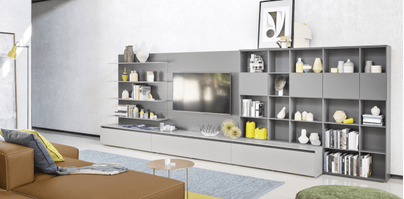 zona soggiorno con libreria a muro