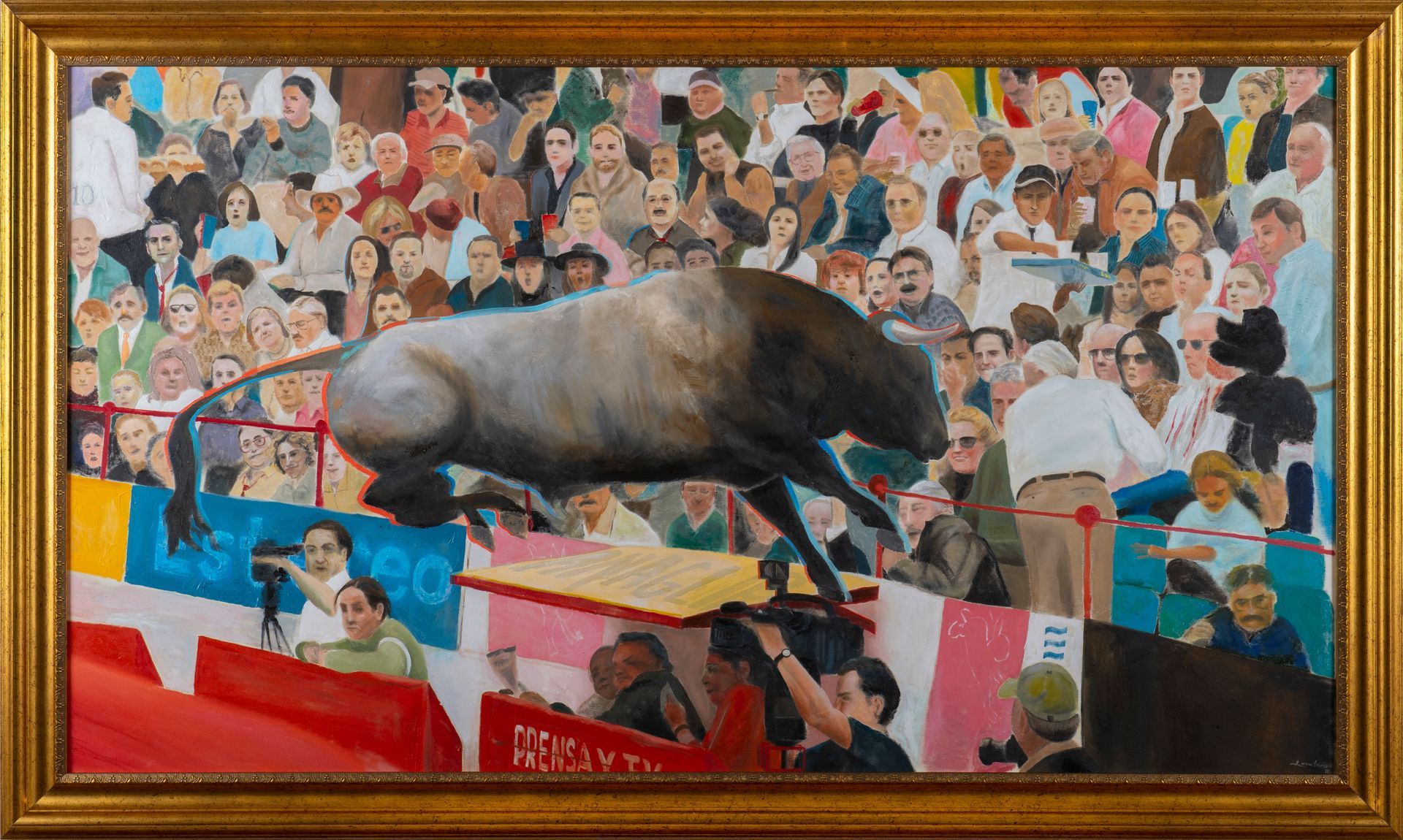 Toro saltando una barrera en una plaza de toros, mientras la multitud observa.