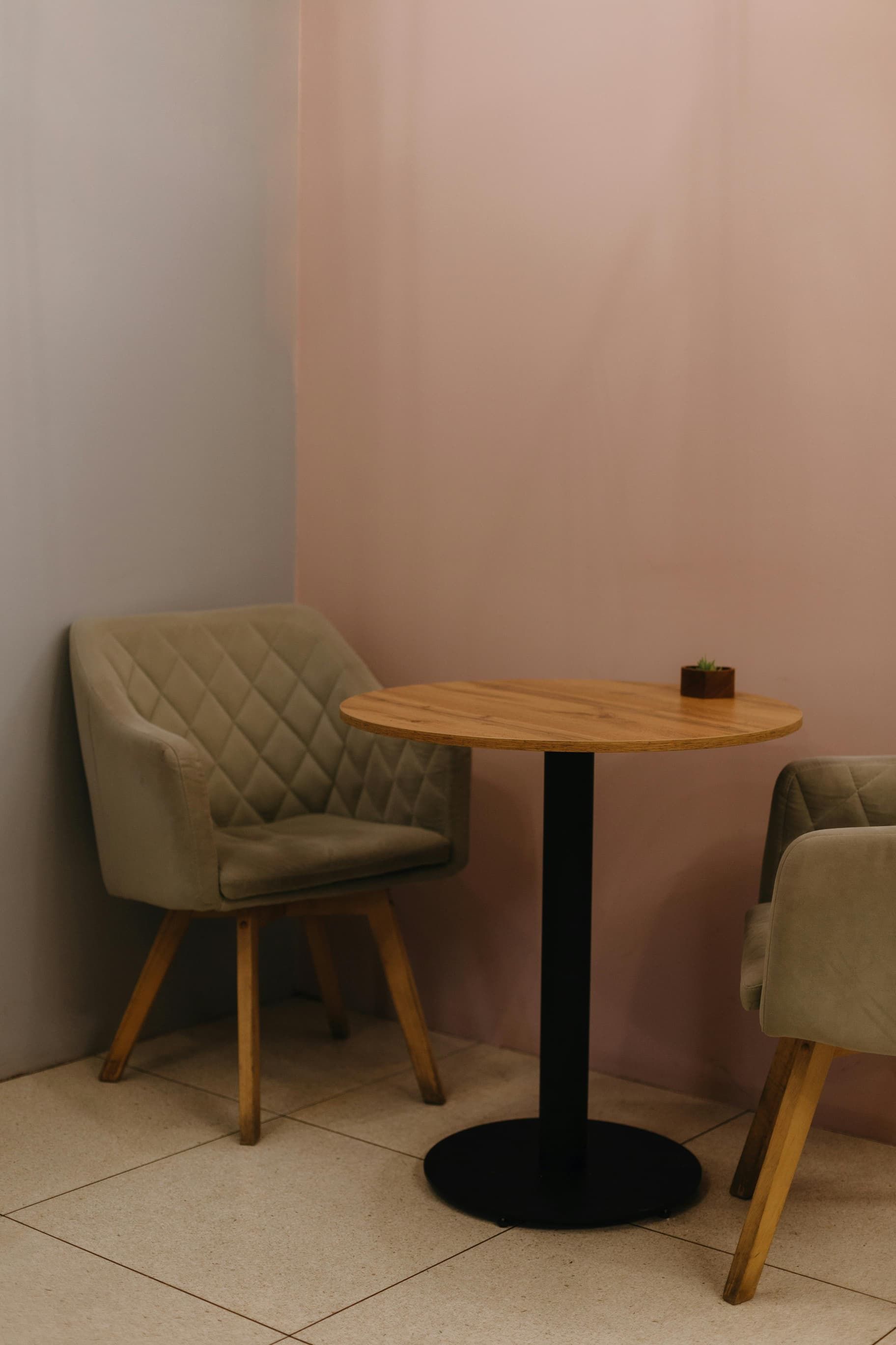 Restaurant Wall Painting Services