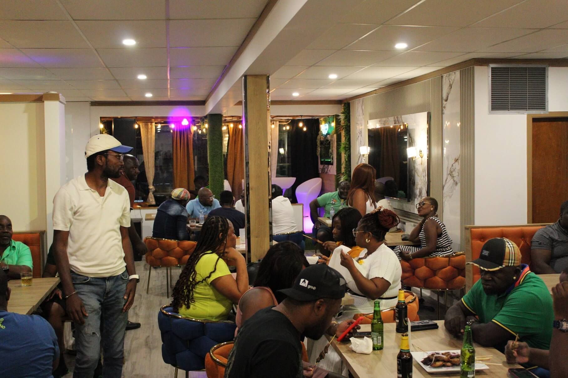 Les Ambassades - ambiance 5 à 7 Montréal