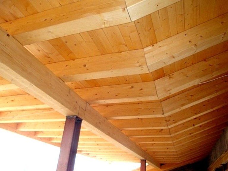 Tetto e solaio lamellare in legno a Bergamo