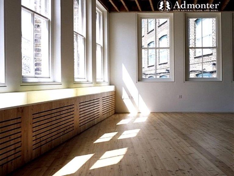 Pavimenti in legno chiaro a Bergamo