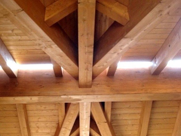 Tetto in legno massiccio a Bergamo