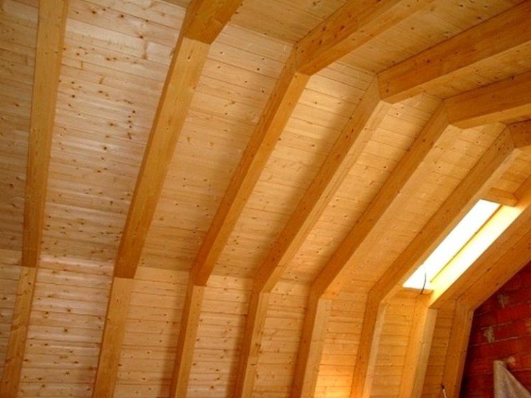 Tetto in legno di abete a Bergamo