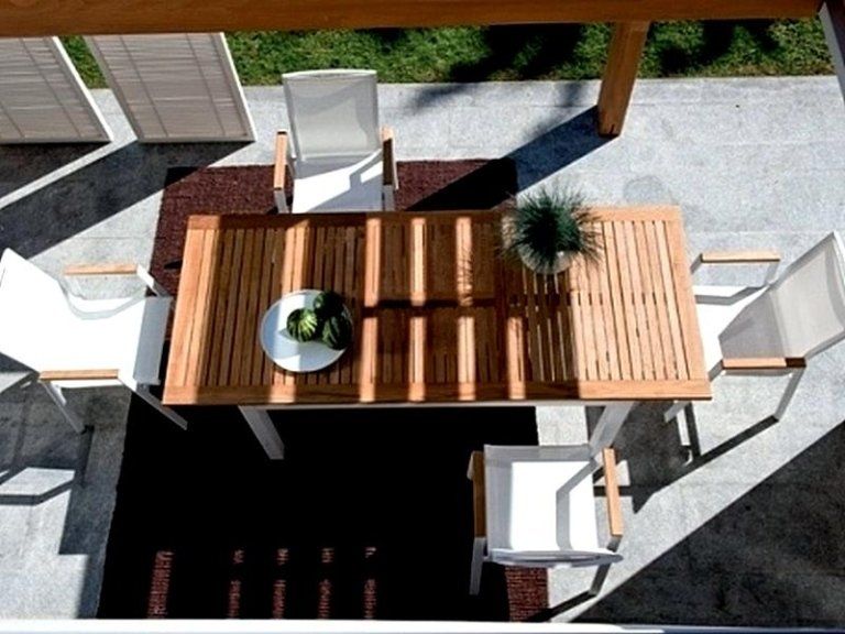 Tavoli e mobili da giardino a Bergamo