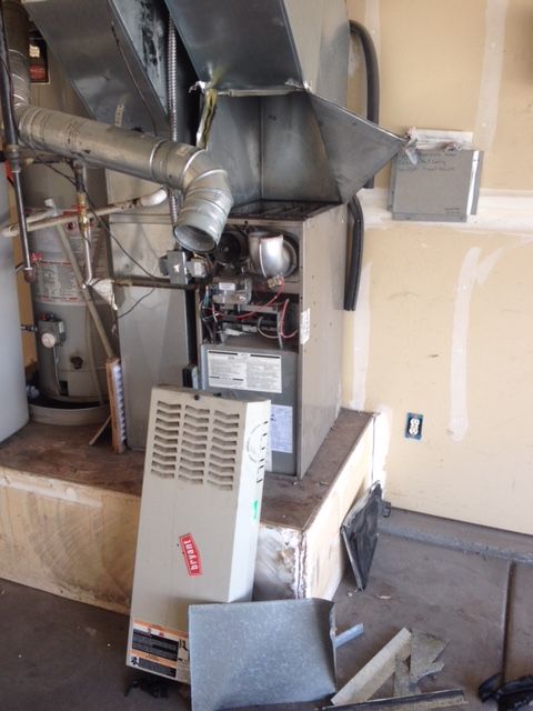 A white box with a red r on it