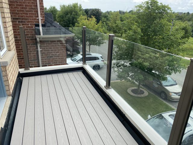 Framless Glass railing photo by Betterliving Patio & Sunrooms of Pittsburgh