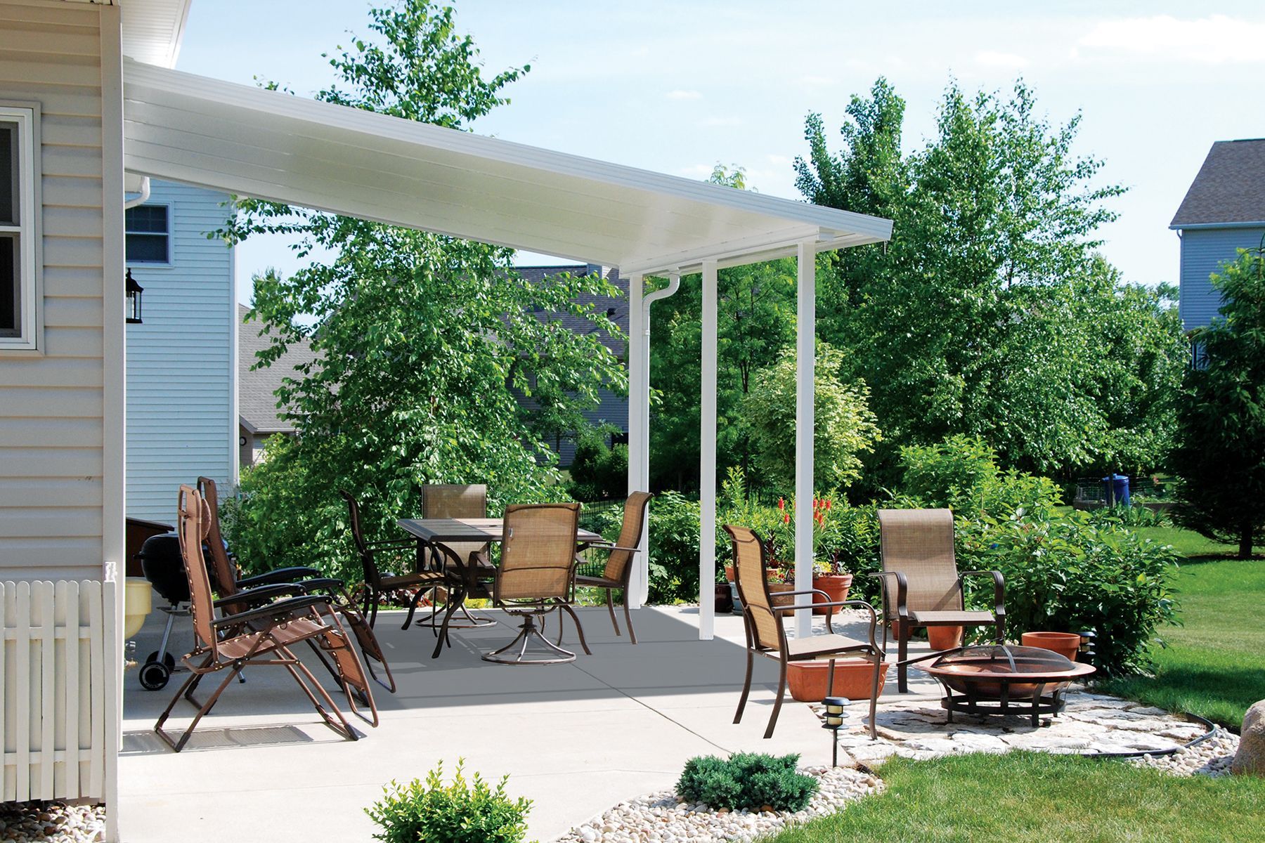 Photo of a Betterliving Patio and Sunrooms of Pittsburgh's patio cover