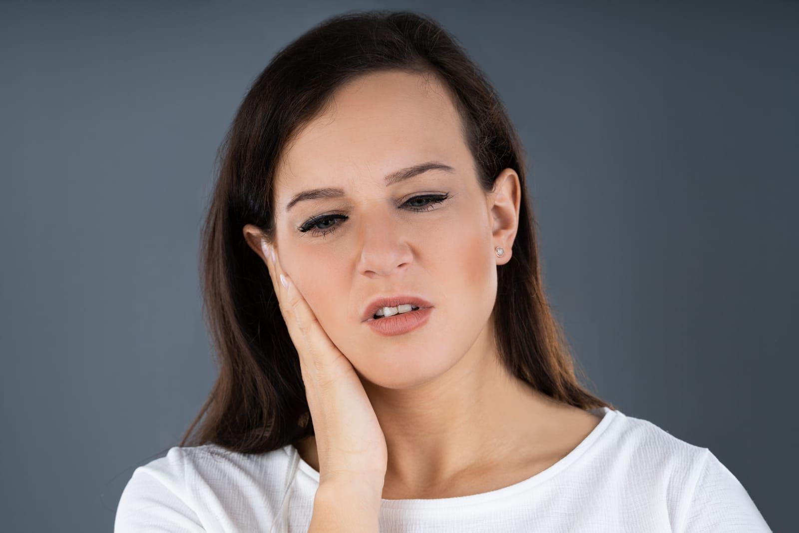 woman-suffering-from-clogged-ear